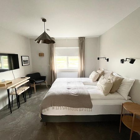 Lindarholl Guesthouse Stori-Bakki Экстерьер фото